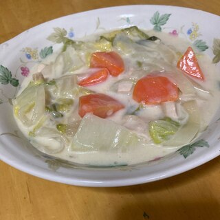 柔らか鶏むね肉で白菜のクリーム煮